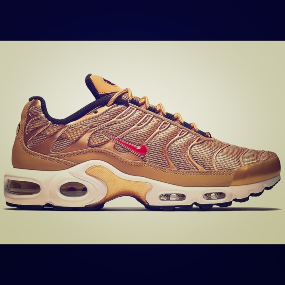 Air Max Plus Metallic Gold 2018 (W) Brand New
